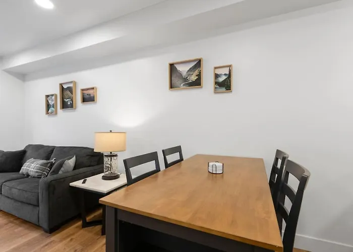 Modern Condo With Incredible Mountain Backdrop 207