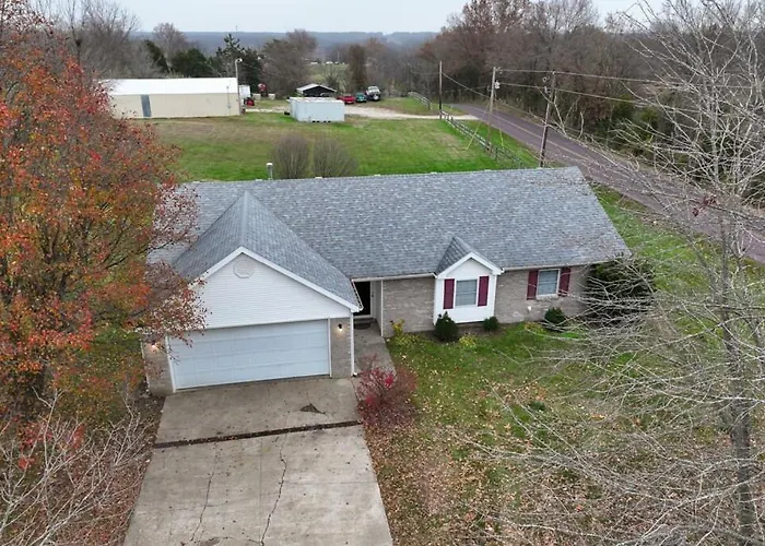 Cozy Retreat 3Bdrm 2Bath House With Deck