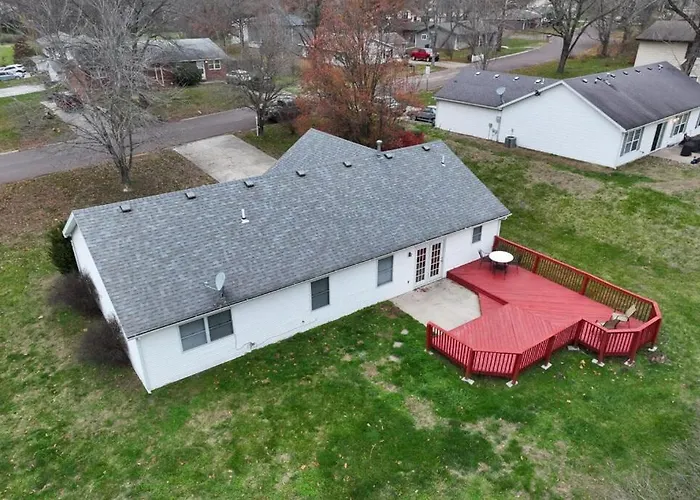 Cozy Retreat 3Bdrm 2Bath House With Deck