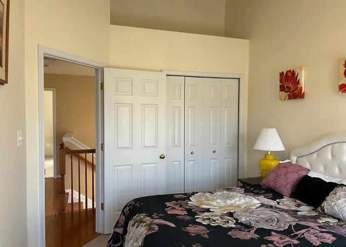 Maple Lawn Gem -Sunny Townhouse 3 Bedrooms