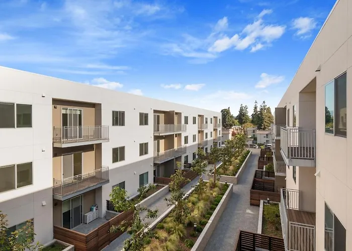Luxurious 2Br Apartment In Heart Of Silicon Valley