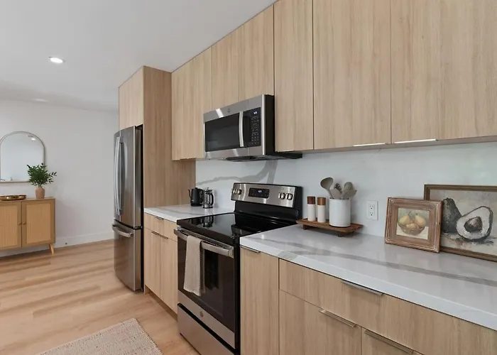 Luxurious 2Br Apartment In Heart Of Silicon Valley