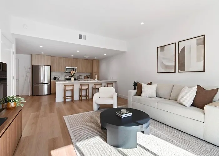 Luxurious 2Br Apartment In Heart Of Silicon Valley
