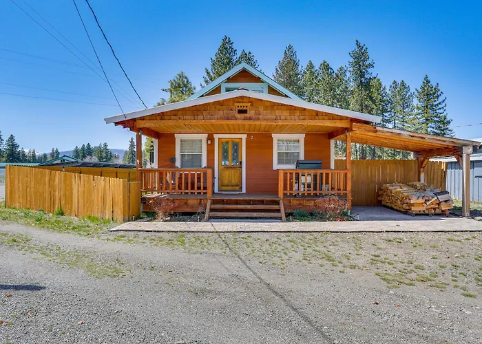 < 1 Mi To Lake Almanor: Home W/ Furnished Decks!