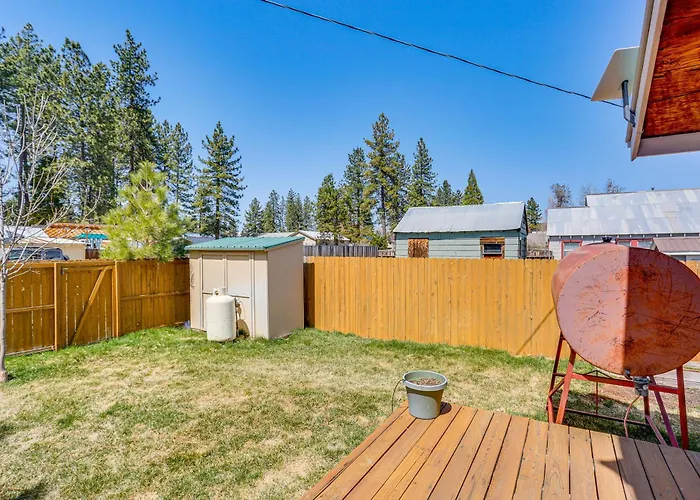 < 1 Mi To Lake Almanor: Home W/ Furnished Decks!