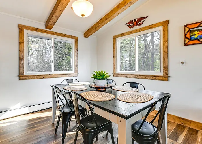 Family-Friendly Lakefront Retreat In Tomahawk!
