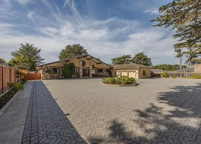 4300 Sq Ft Bay Escape, Near Beach, Golf And Trails