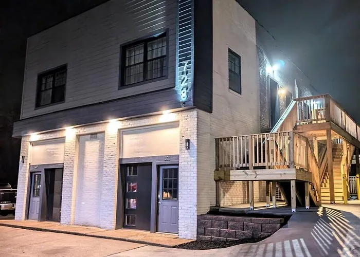 New Modern 2 Bedroom In Excellent Location