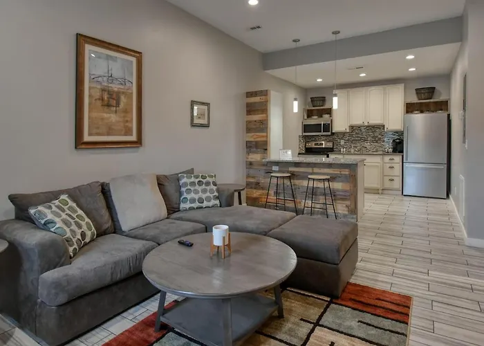 734 East Broadway, Unit 101A