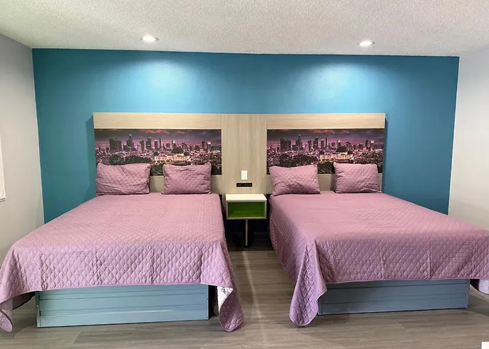 Hi-Way Host Motel