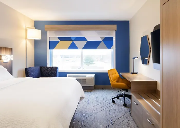 Holiday Inn Express Pratt By Ihg