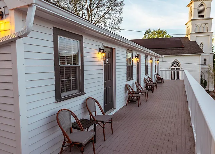 Eagle House Motel