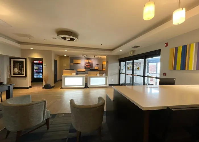 Comfort Inn & Suites Miami - Route 66