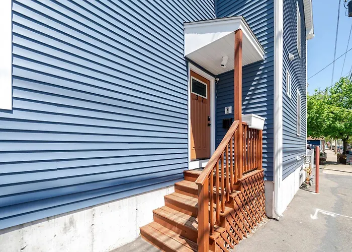 Pet Friendly 3Br Quincy Townhouse W Laundry, Free Parking, Near Mbta Red Line 37