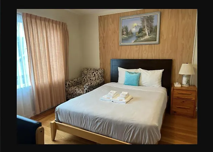 Cozy Affordable Private Rooms Near Grand Ave Miller