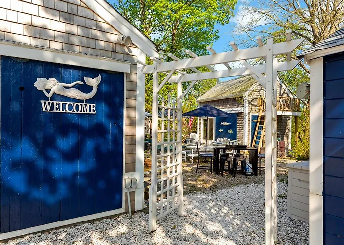 Gorgeous Cape Cod Mansion With Spa Near Beach