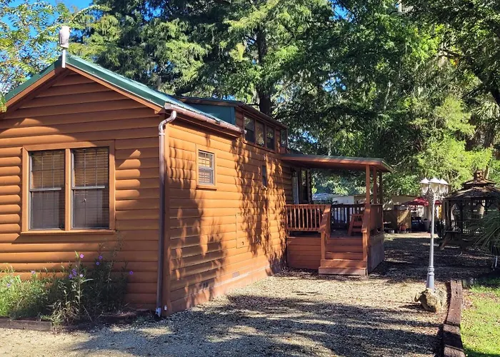 Riverside Lodge Resort