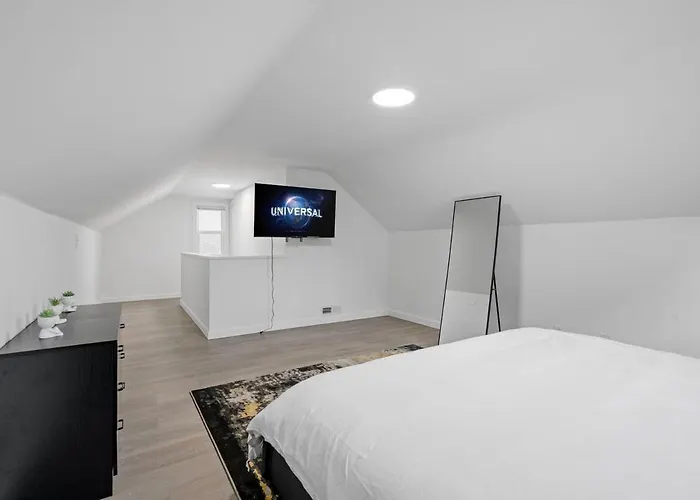 Movie Game Room & Fire Pit Luxury Spacious Home