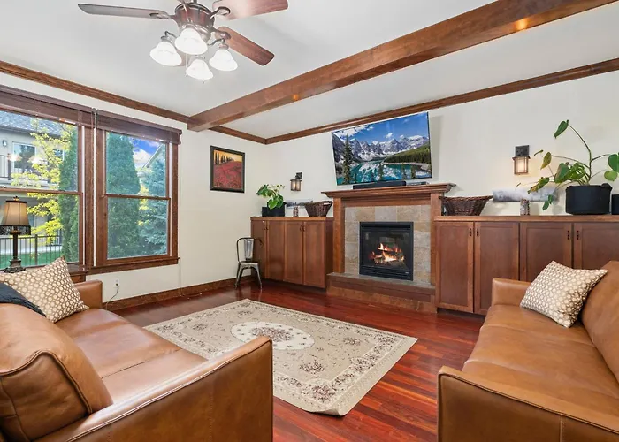 The Fireside Retreat - 6 Bd, Sauna, Home Theater