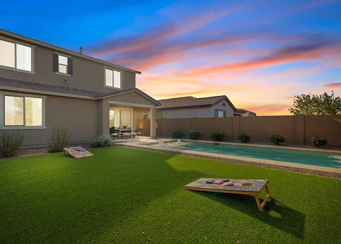 Luxe Queen Creek Home With Pool, Yard, Work Station