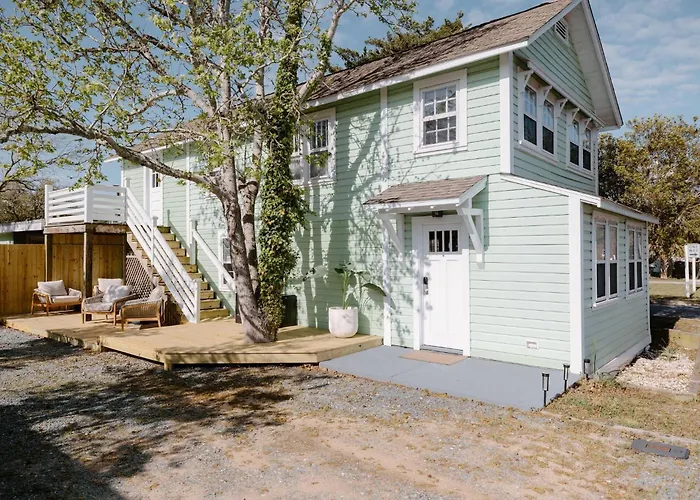 The Villa - 4 Blocks To Kb Pier - King Bed - Pickleball - Summer Specials!