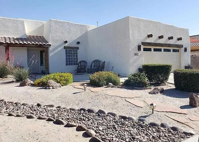 Beautiful Desert Oasis Villa With Pool