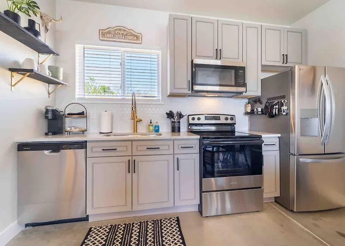 Morrison Getaway - 2Br House Bbq Free Parking