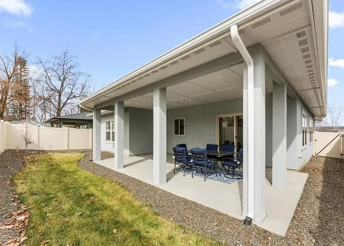 Brand New Custom Home - Grayson