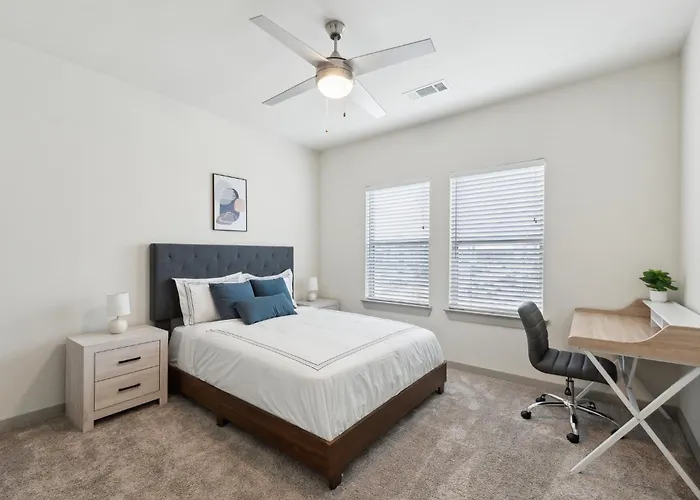 Chisholm Trace 933 I Spacious 1Bed 1 Bath