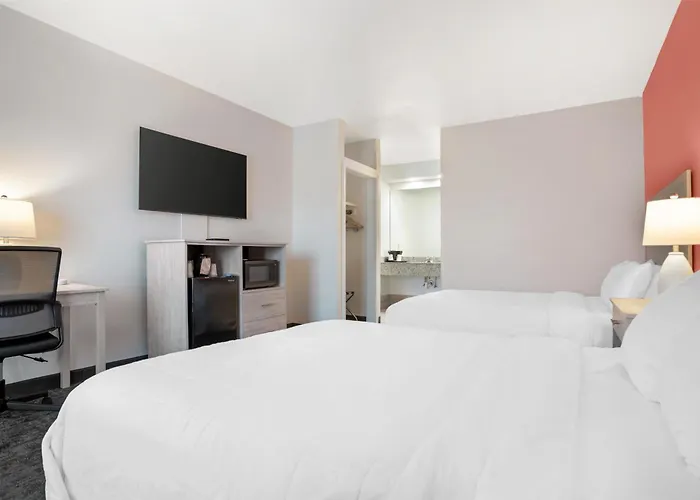 Best Western Navarre Waterfront