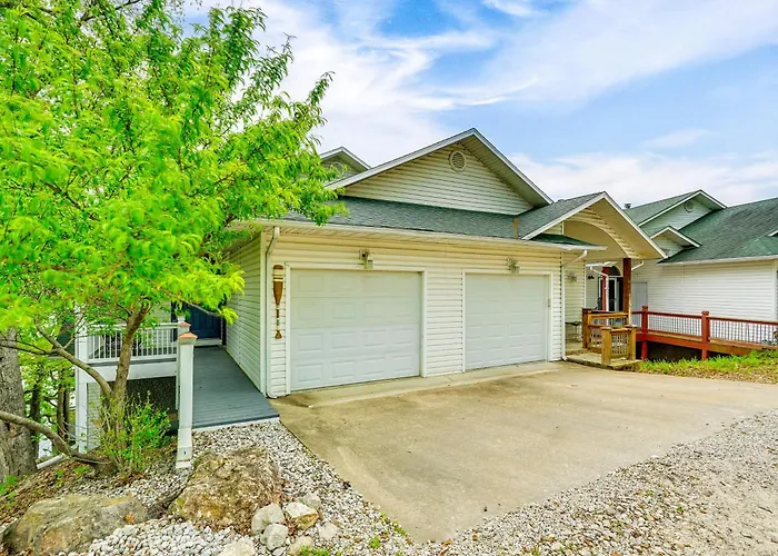 Water Sports On-Site! Lake Of The Ozarks Townhome