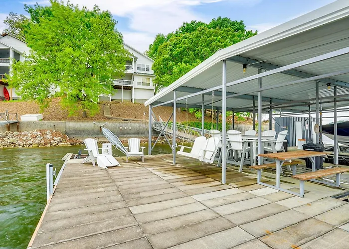 Water Sports On-Site! Lake Of The Ozarks Townhome