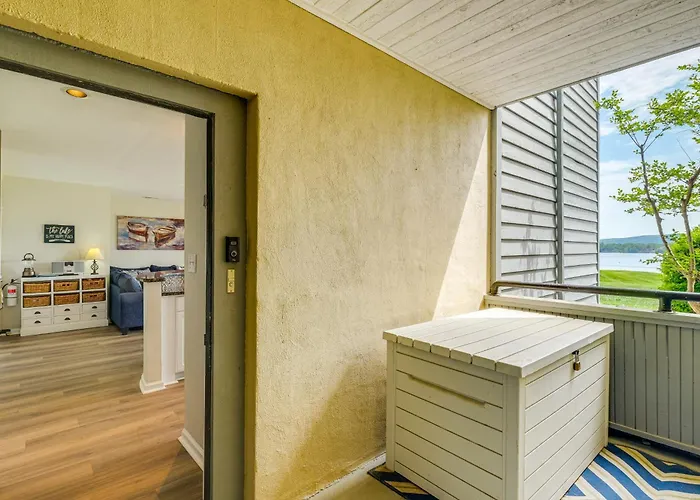Resort Condo On Smith Mtn Lake: Linens Included!