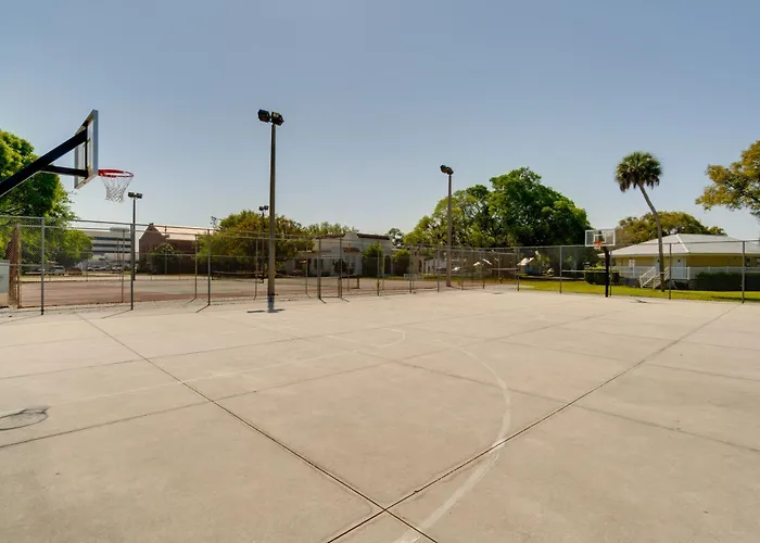 2 Mi To Riverwalk: Palmetto Gem W/ Fire Pit & Bbq