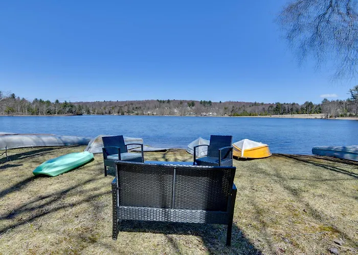 Kayaks & Canoes: Lake-View Retreat In Ellenville!