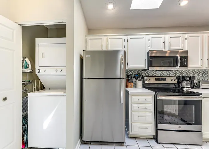 Resort Condo ~ 2 Mi To Sunset Beach Seashore!