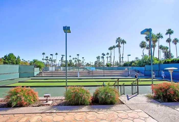 Private Country Club Condo On Awesome Golf Course!