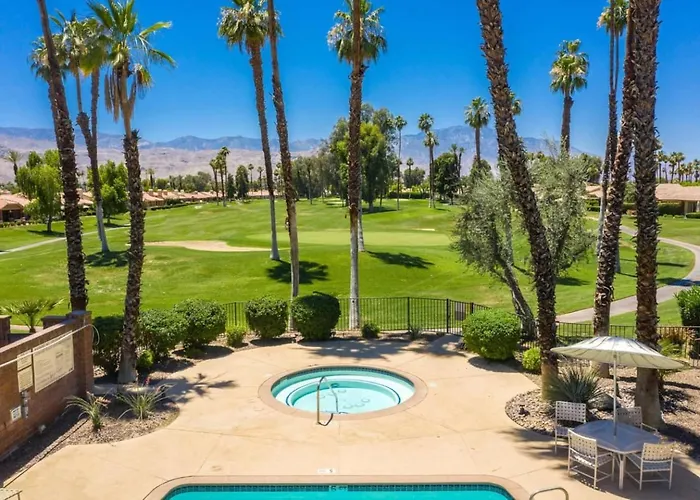 Private Country Club Condo On Awesome Golf Course!