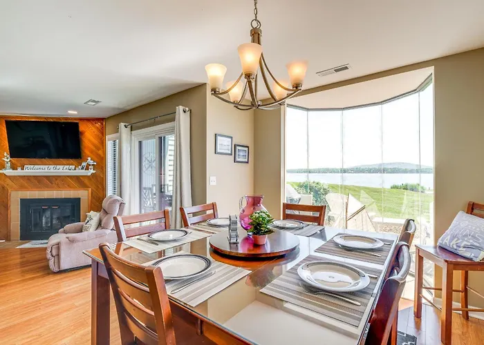 Sun-Filled Condo W/ Smith Mountain Lake Views