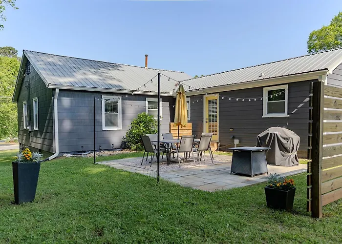 Blue Bungalow W/ Free Golf Cart 1/2 Mi From Square