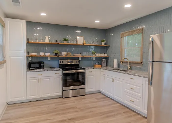 Blue Bungalow W/ Free Golf Cart 1/2 Mi From Square