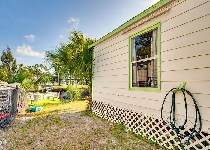 1 Mi To Beach: Home W/ Dock On Canal In Hudson