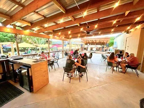 Maven'S Inn & Grill