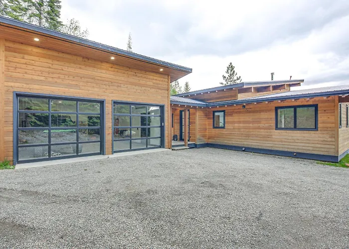 Luxe Mtn-View Escape 5 Mi To Dtwn Priest River!