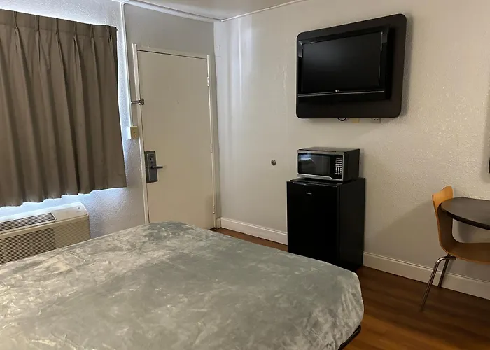 Motel 6 - Pensacola West