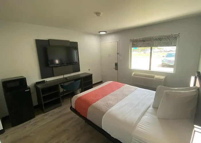 Motel 6-Windsor Locks, Ct - Hartford