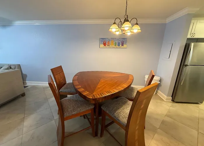 Treasure Island Beach, Fl Waterfront Condo Located Steps Away From The Intracoastal Waterway