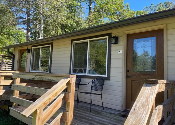 Hanging Horn Lakeside Resort