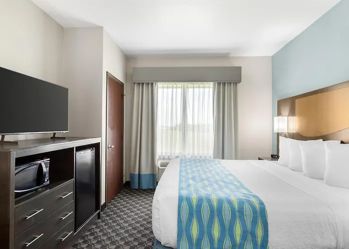 Best Western Plus Waller Hotel