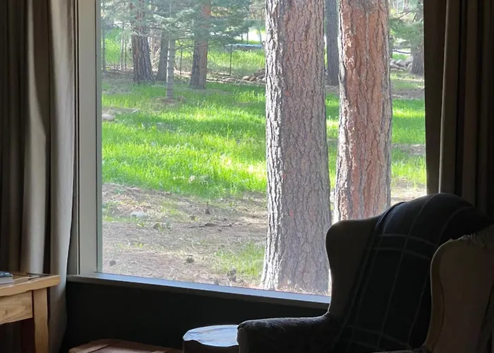 Cabin On The Creek With Fireplace, Game Room, And Firepit